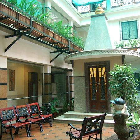 Haredia Hotel Mumbai  Buitenkant foto