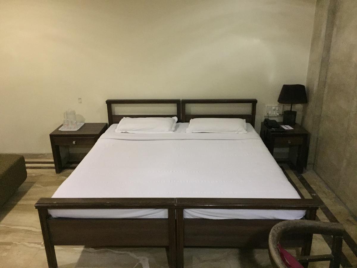 Haredia Hotel Mumbai  Buitenkant foto