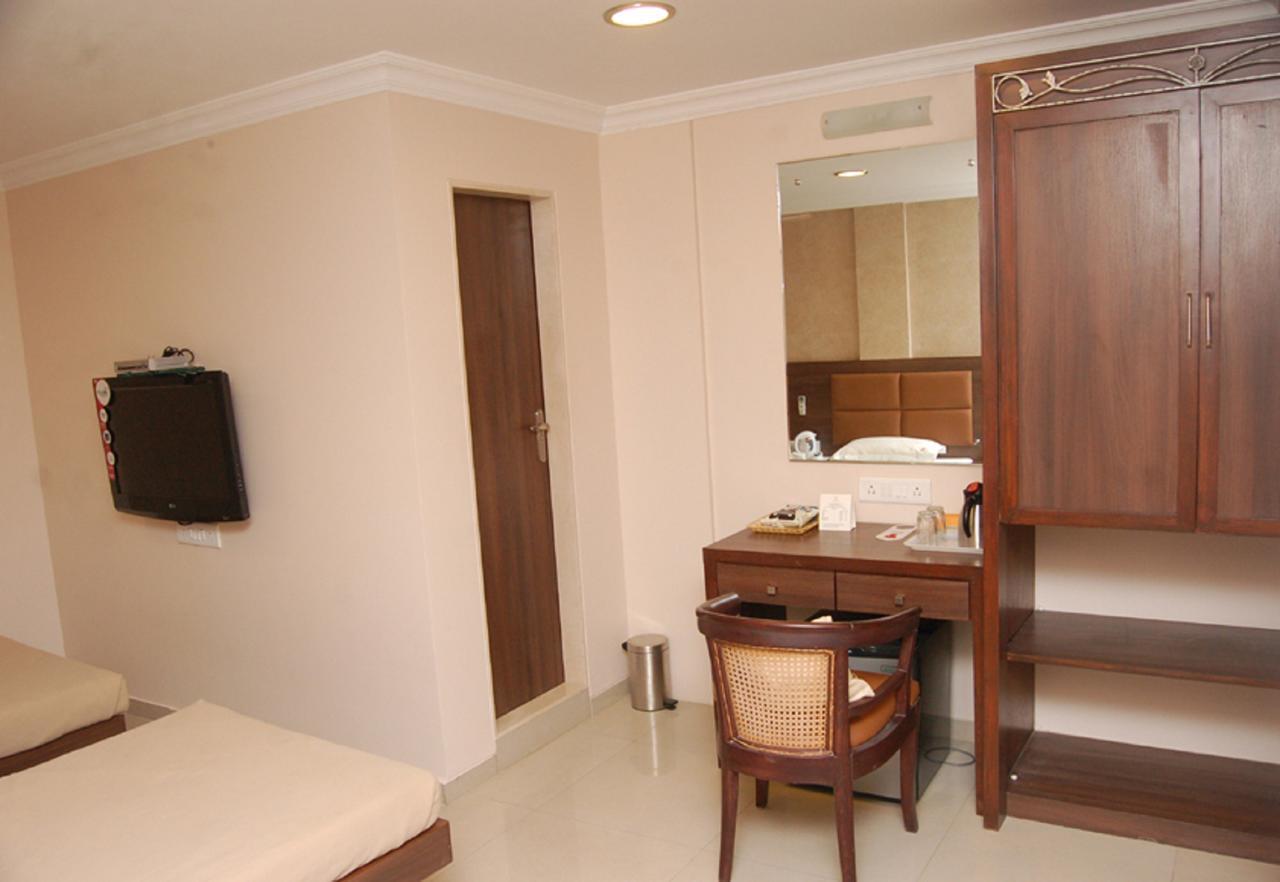 Haredia Hotel Mumbai  Buitenkant foto